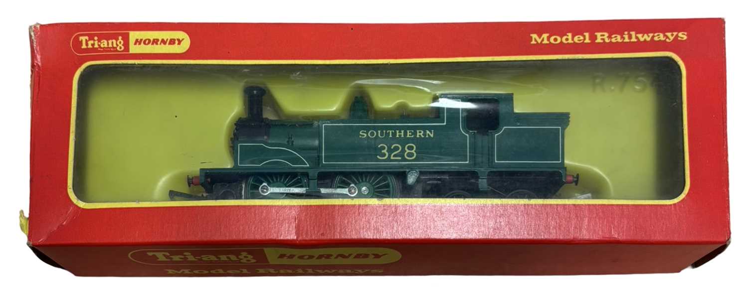 Lot 8 - A boxed Hornby / Triang 00 gauge R868 SR 0-4-4...