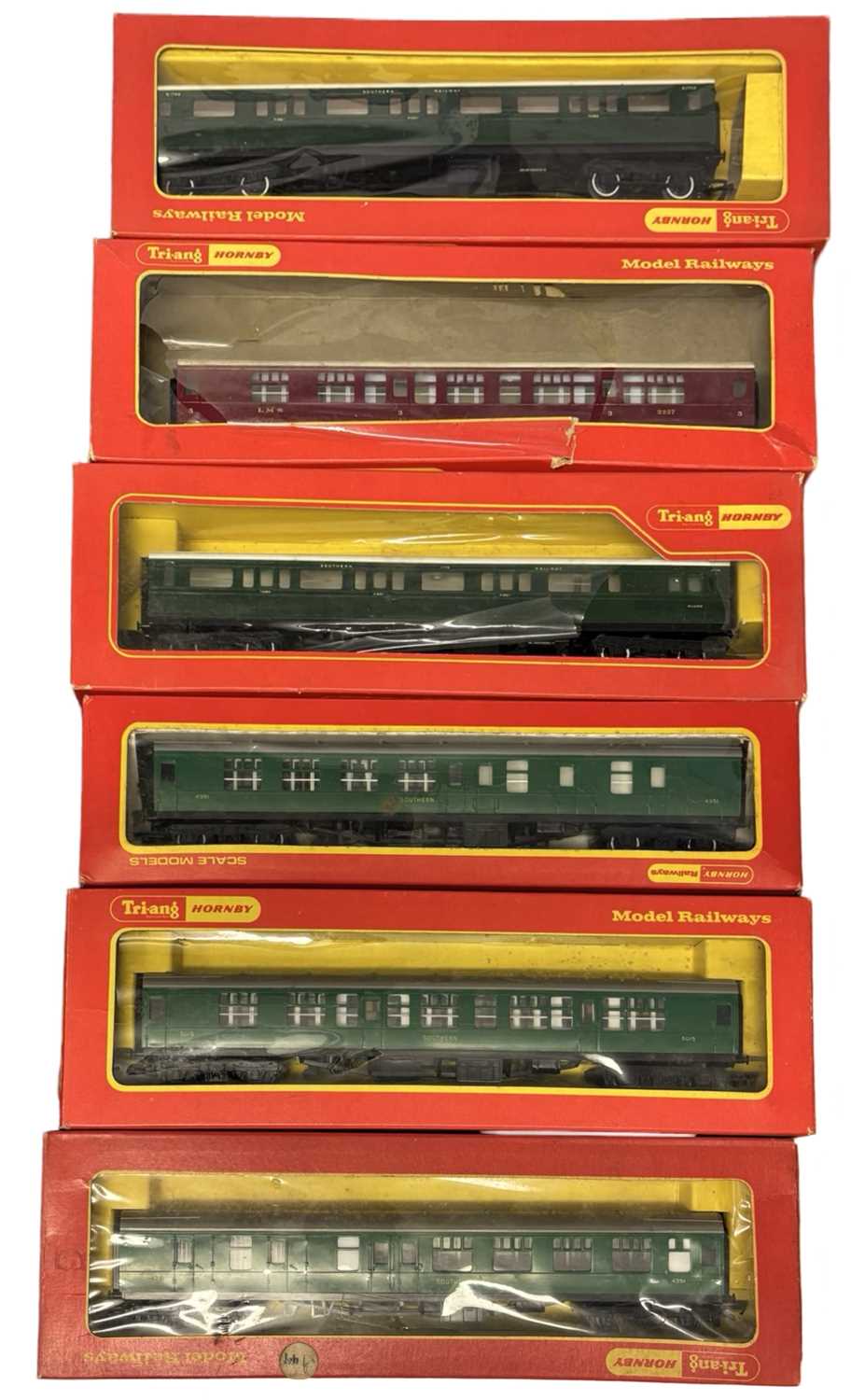 Lot 9 - A mixed lot of various boxed Triang / Hornby...