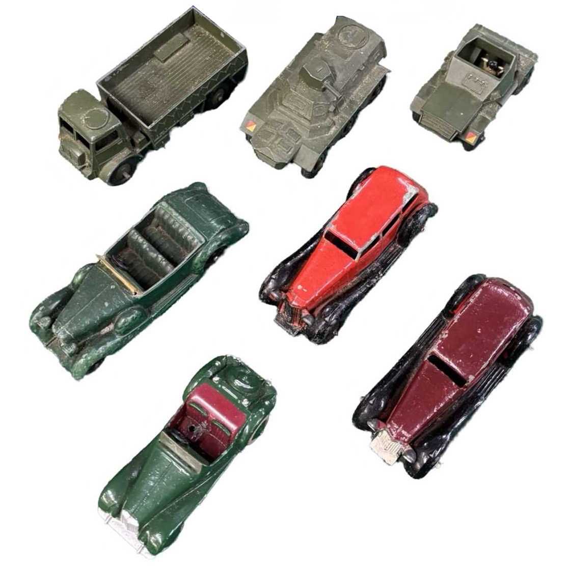 Lot 99 - Various military and other Dinky Toys