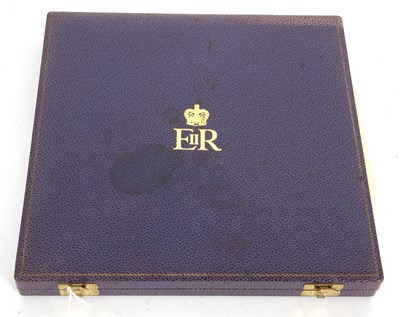 Lot 98 - A cased Royal Silver Jubilee plate of the...