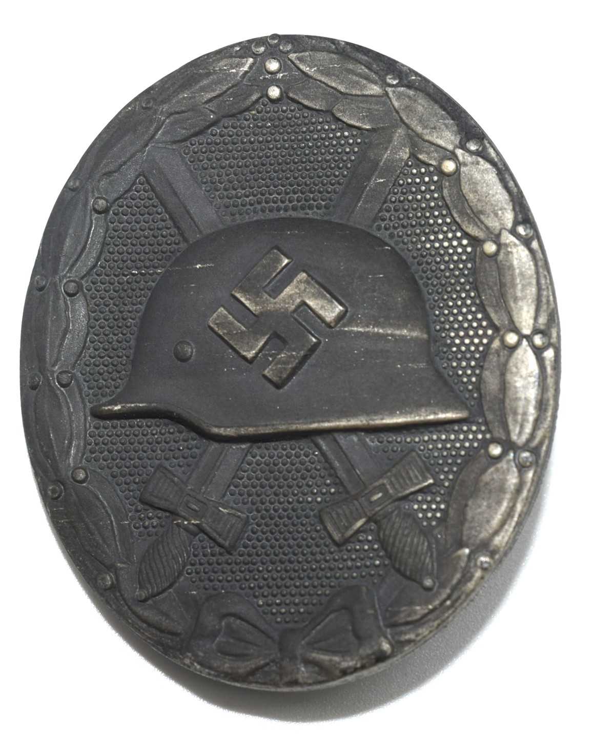 Lot 19 - Second World War, Third Reich, Wound badge in...
