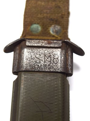 Lot 79 - Second World War, American fighting knife M3,...