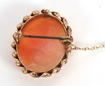Lot 81 - A 9ct cameo brooch, the oval shell cameo,...