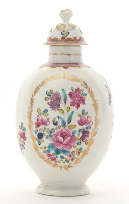 Lot 62 - An 18th Century Worcester porcelain tea caddy...