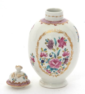 Lot 62 - An 18th Century Worcester porcelain tea caddy...