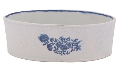 Lot 47 - A Lowestoft porcelain oval potting pot with...