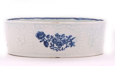 Lot 47 - A Lowestoft porcelain oval potting pot with...