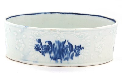 Lot 47 - A Lowestoft porcelain oval potting pot with...