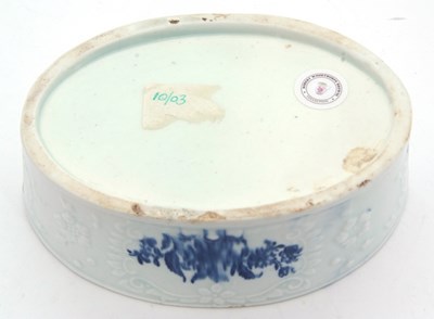 Lot 47 - A Lowestoft porcelain oval potting pot with...