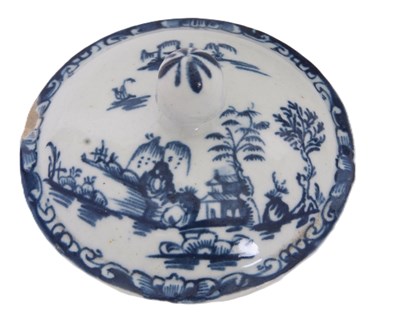 Lot 52 - An early Lowestoft porcelain coffee pot and...