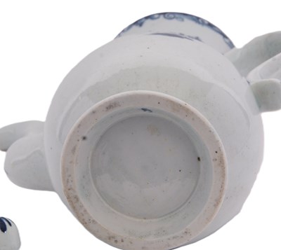Lot 52 - An early Lowestoft porcelain coffee pot and...