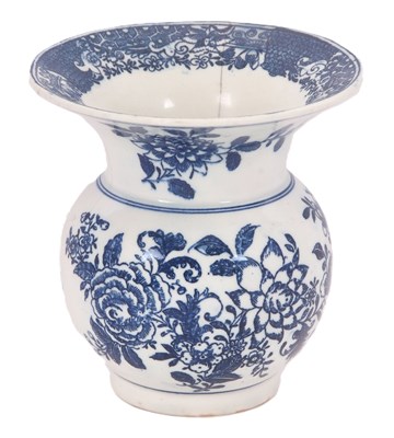 Lot 57 - A rare Lowestoft porcelain spittoon decorated...