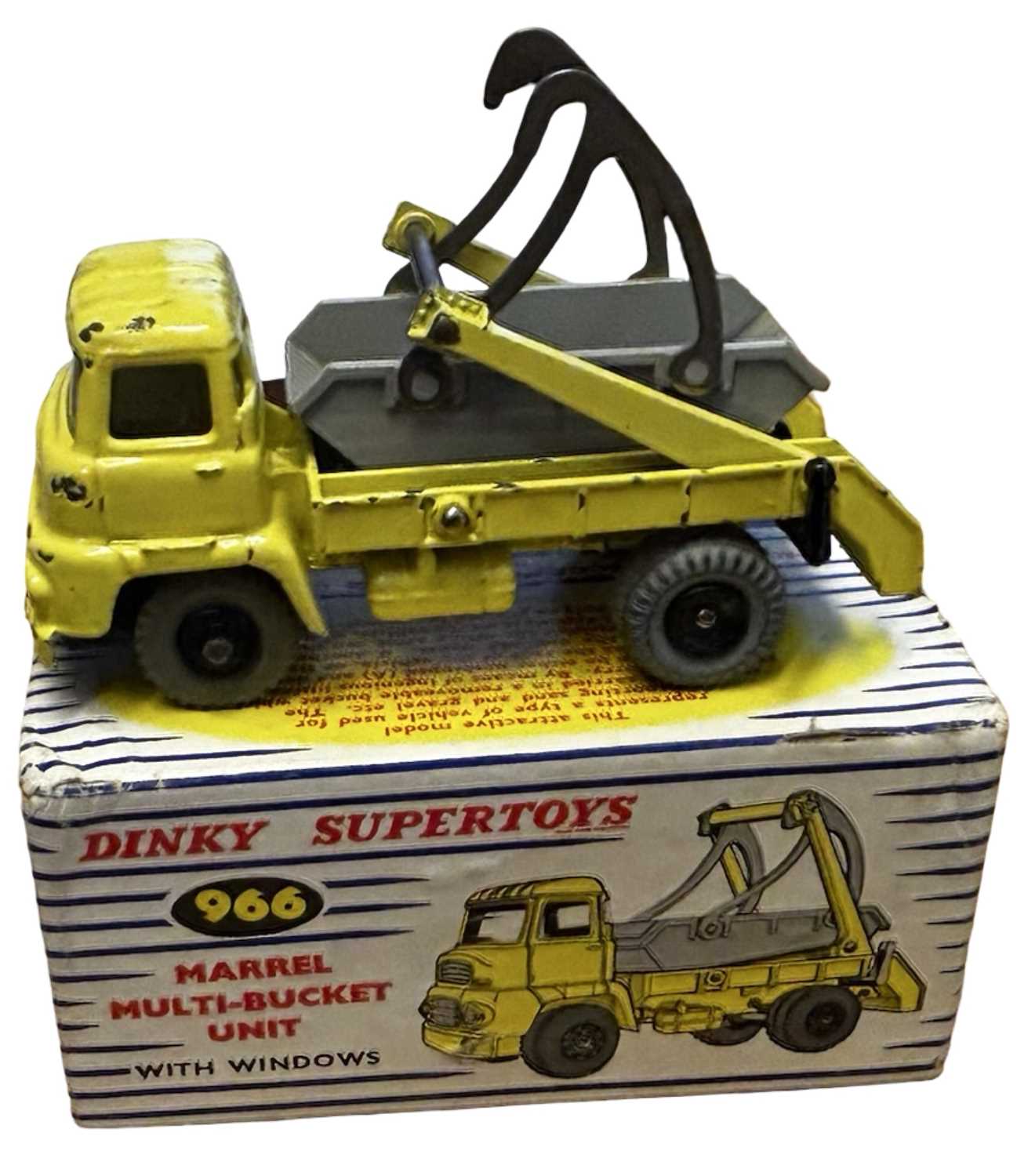 Lot 38 - A boxed Dinky 966 Marrel Multi-Bucket Unit
