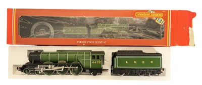 Lot 16 - A boxed Hornby 00 gauge R398 LNER Class A1...