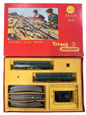Lot 10 - A boxed Triang 00 gauge RFX electric train set...