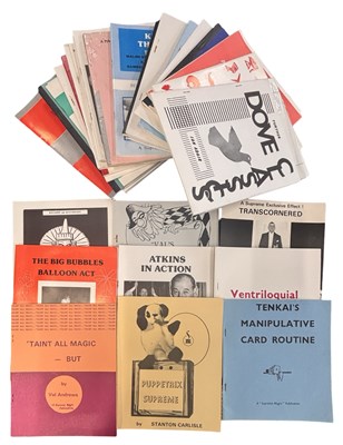 Lot 238 - 1: ONE PACKET: Various magic, illusions,...