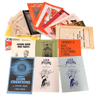 Lot 263 - ONE PACKET: Various magic, illusions,...