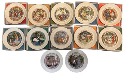 Lot 330 - A collection of boxed Wedgwood collectors plates