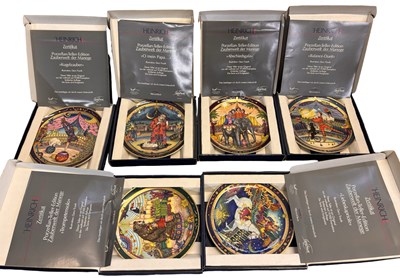 Lot 375 - A group of various circus themed collectors...