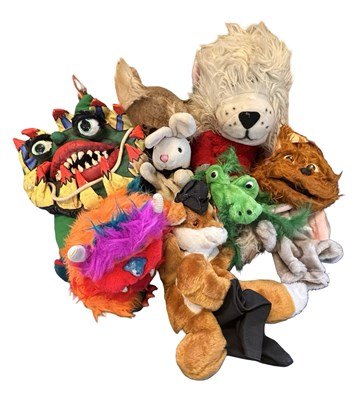 Lot 396 - A group of various ventriloquist / children's...