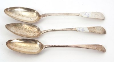 Lot 17 - Mixed Lot: Three Georgian silver serving...