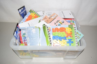 Lot 522 - Magnetic numbers and assorted stationery