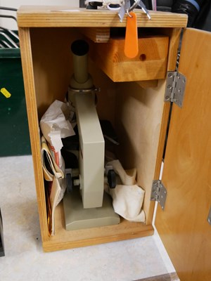 Lot 728 - Microscope
