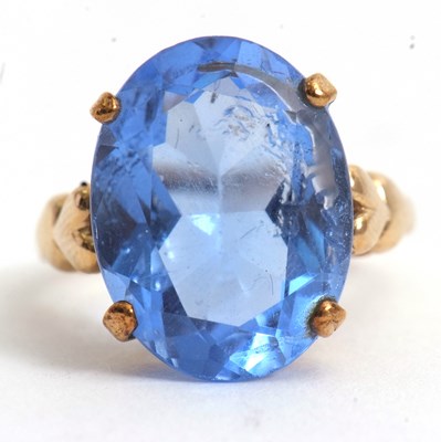 Lot 67 - A 9ct blue stone ring, set wtih an oval blue...