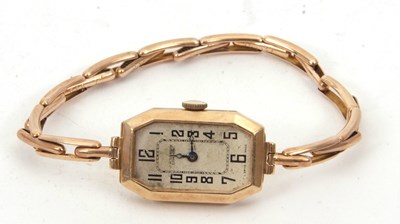 Lot 248 - A 9ct gold cased J W Benson ladies wristwatch,...