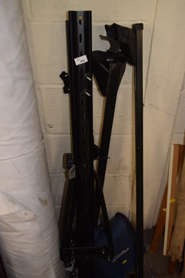 Lot 904 - A group of car roof bars