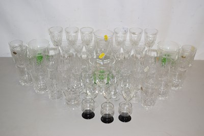Lot 10 - Quantity of assorted crystal and other glass ware