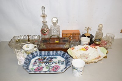 Lot 19 - Selection of various ceramics and other...