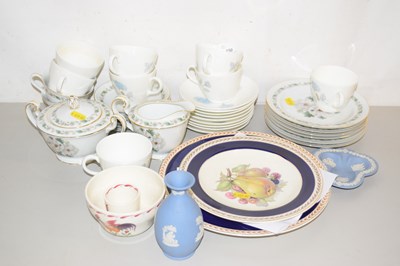 Lot 150 - Quantity of various household and decorative...