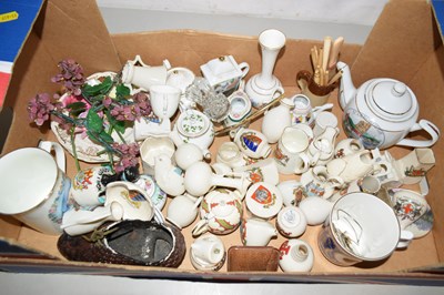 Lot 158 - Box of assorted crested wares and other...