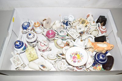 Lot 159 - Box containing various small crested wares,...