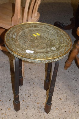 Lot 282 - A Bonares style small table, approx 38cm diameter