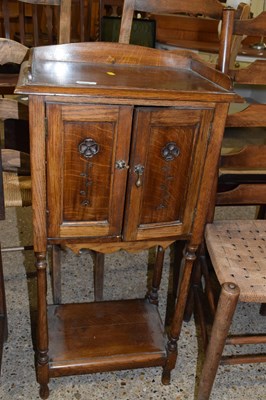Lot 320 - Small early 20th Century pot cupboard