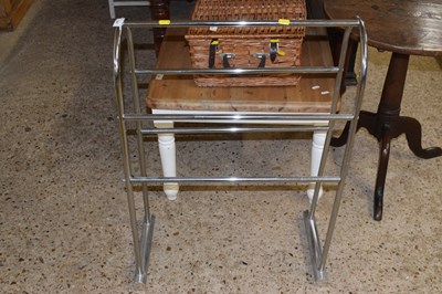 Lot 356 - A chrome finish towel rail