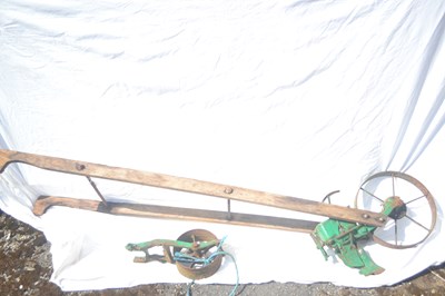 Lot 123 - Vintage push hoe