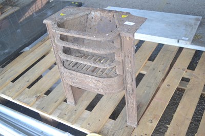 Lot 142 - Vintage fire grate