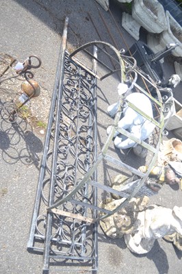 Lot 261 - A metal garden arch, width approx 120cm