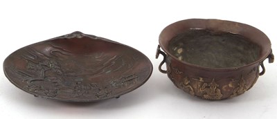 Lot 202 - A Japanese metal shell dish decorated with...