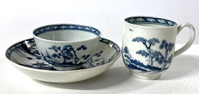 Lot 324 - A Worcester porcelain trio in the cannonball...