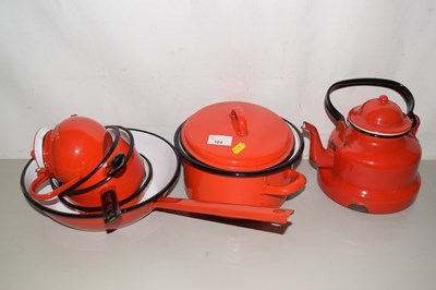 Lot 504 - A quantity of various metal cookware
