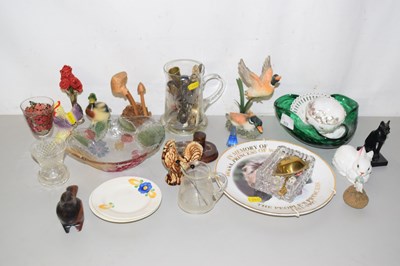 Lot 515 - Quantity of assorted small decorative figures etc