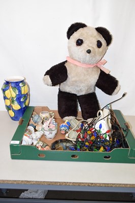 Lot 538 - Box of household clearance sundries