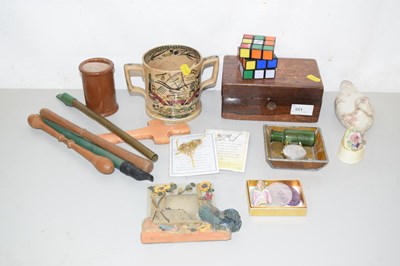 Lot 551 - Selection of various collectables including...