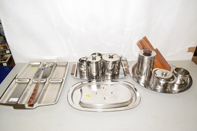 Lot 607 - Quantity of various stainless steel wares
