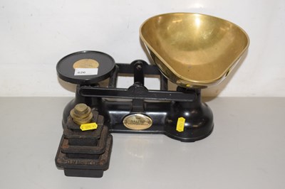 Lot 626 - Kitchen scales and weights