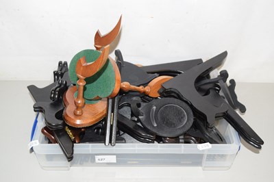 Lot 627 - Box containing a quantity of various plate...